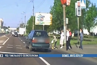 На Речицком проспекте в Гомеле водитель едва не сбил ребенка